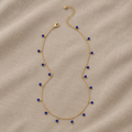 Choker-Halskette mit blauen Steinen