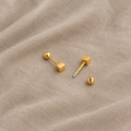 Minimalistische quadratische Gold-Ohrringe