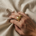 Minimalistischer Goldener Flussring