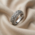 Weißgoldring mit doppelter Zirkonreihe