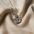 Halskette mit Anhänger aus Weißgold und Zirkon