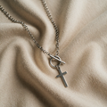 Trendiger Toggle Halskette aus Weißgold mit Kreuz