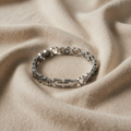Elegantes Armband aus Weißgold mit Herz