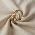 Dalia – Ruhiges Design