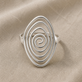 Luxuriöser Ring mit hohler Spirale