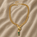 Opulente Schlangenhalskette in Goldfarbe