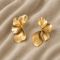 Opulente Ohrstecker mit Blumenmotiv