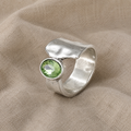 Strahlender Zirkonia-Ring mit Blütenmotiv