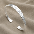 Boho-Armband aus gehämmerter silberfarbener Legierung