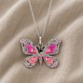 Strahlende Halskette mit Schmetterling