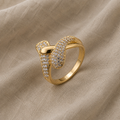 Zeitloser Ring mit Mikrozirkonia