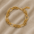 Zeitloses gedrehtes Armband goldfarben