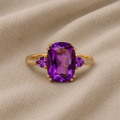 Feiner goldfarbener Ring mit Zirkonia
